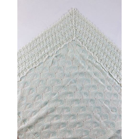 ANTIQUE BABY BLANKET DELICATE FINE 40 X 40 PALE MINT GREEN COVERLET PEACOCK VNTG - Picture 11 of 11